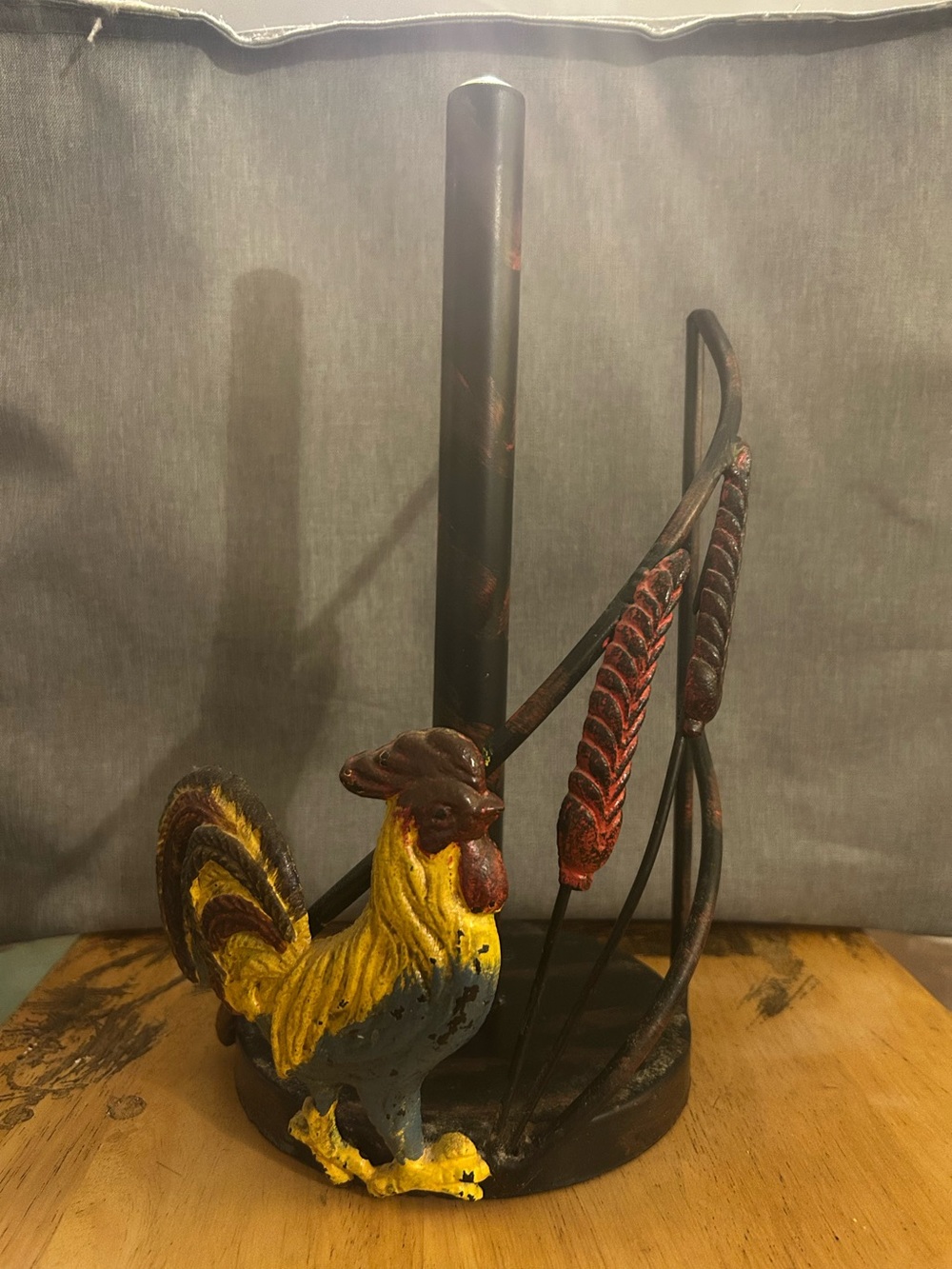 Rooster Cast Iron Paper Towel Holder - Yellow & Brown